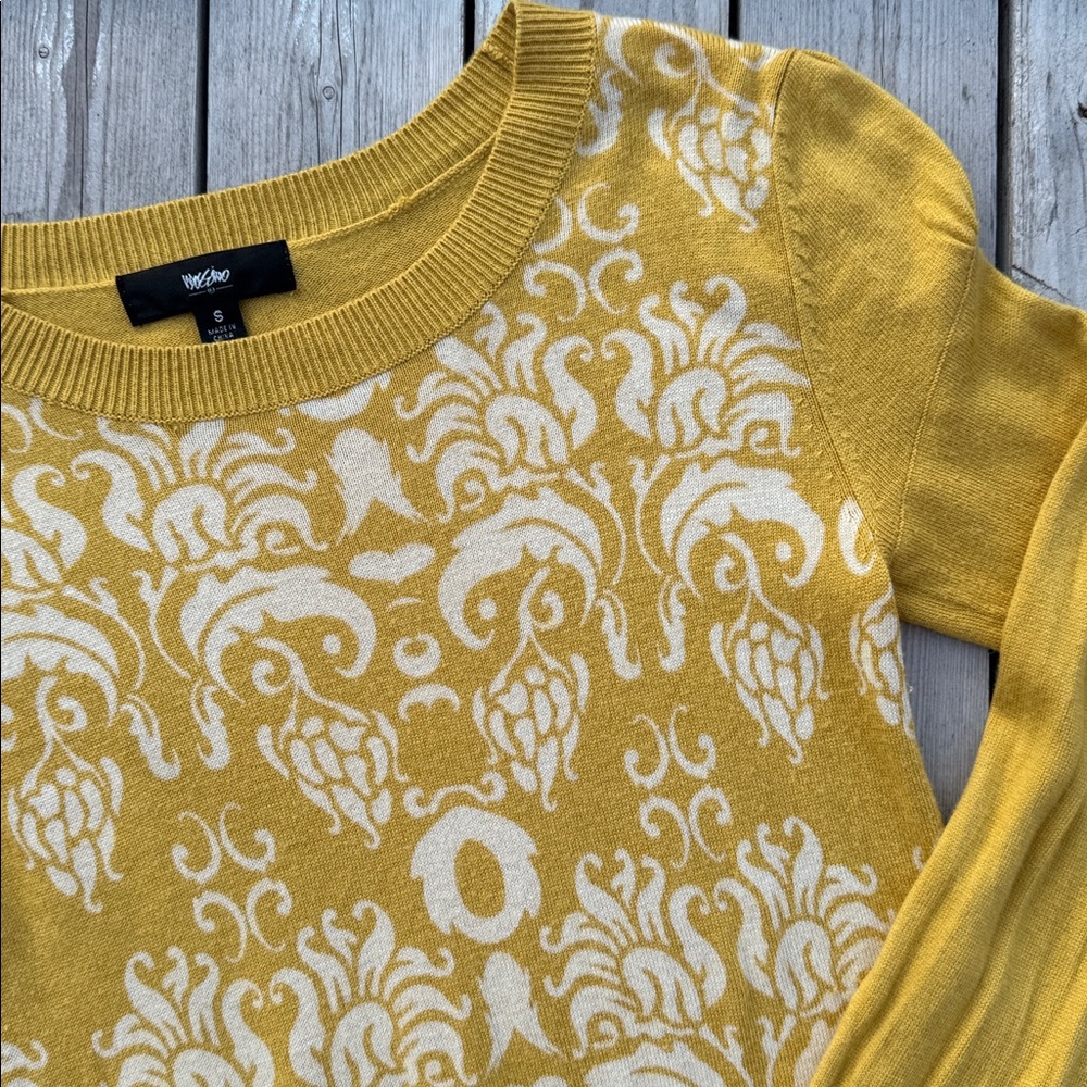 Fleur-De-Lis Pattern Lightweight Sweater - image 3